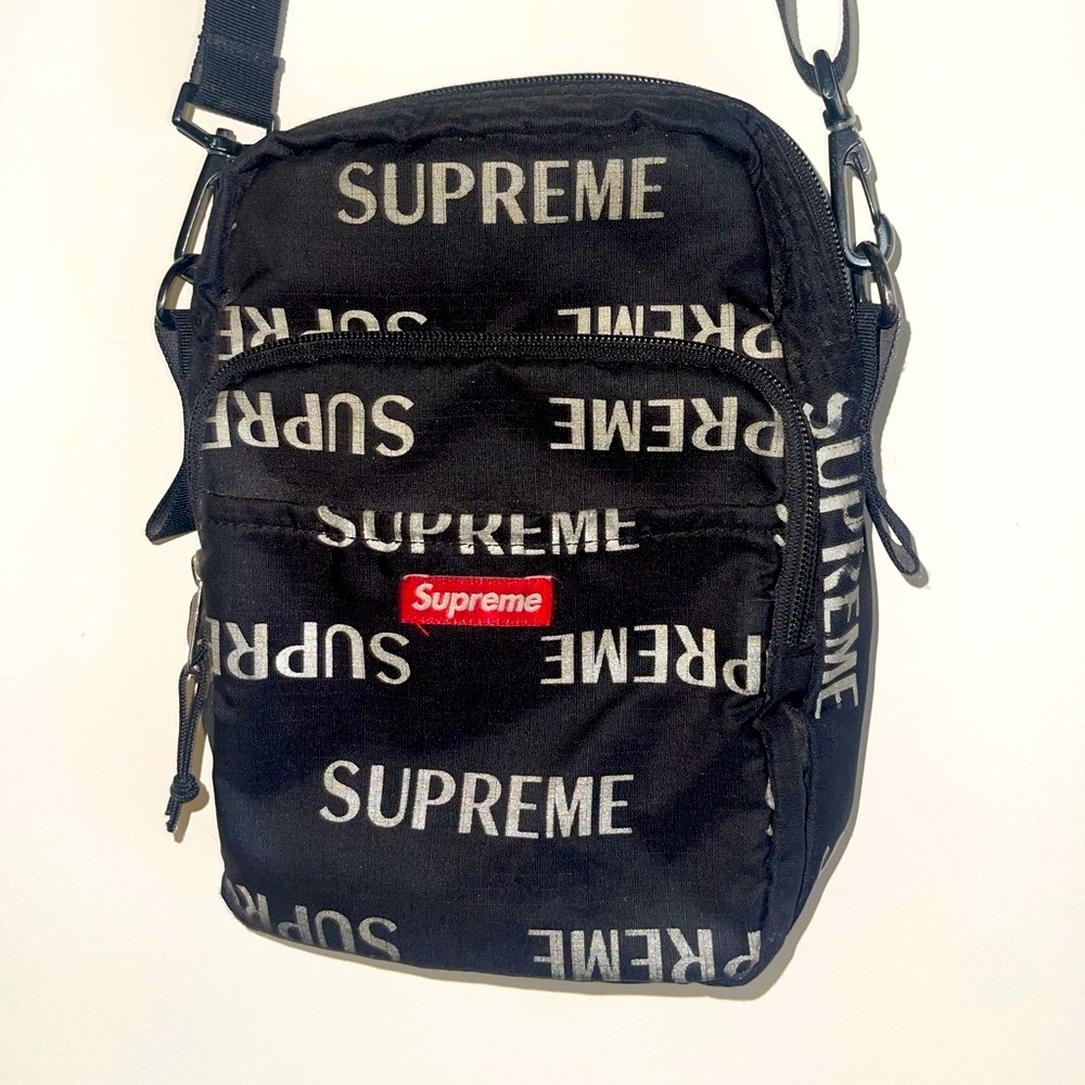 SUPREME. HYPE BEAST. Unisex bag